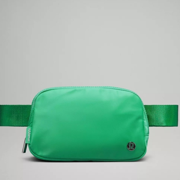 lululemon athletica Handbags - Lululemon Everywhere Belt Bag 1L